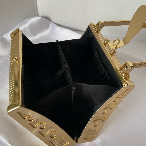 Special Event Clutch. - Picture 8 of 11